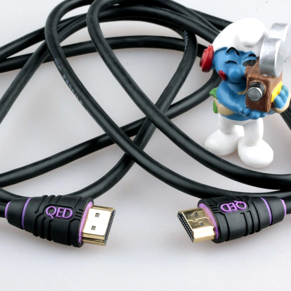 Кабель HDMI - HDMI QED (QE5010) Profile HDMI 3.0m