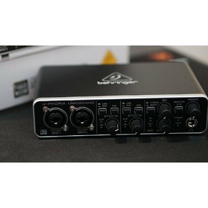 Внешняя звуковая карта с USB Behringer UMC204HD