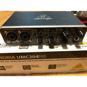 Внешняя звуковая карта с USB Behringer UMC204HD