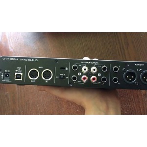 Внешняя звуковая карта с USB Behringer UMC404HD