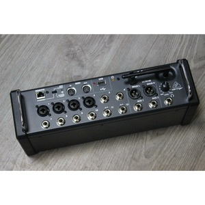 Цифровой микшер Behringer XR12