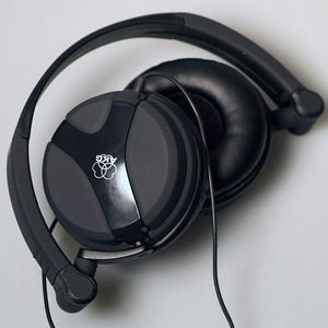 Наушники мониторные для DJ AKG K518 DJ