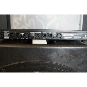 Кроссовер Behringer CX2310 V2