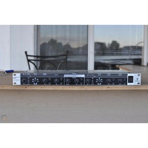 Кроссовер Behringer CX2310 V2