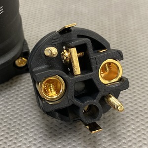 Разъем EU Schuko QED (QE3093) Performance Euro Plug Gold